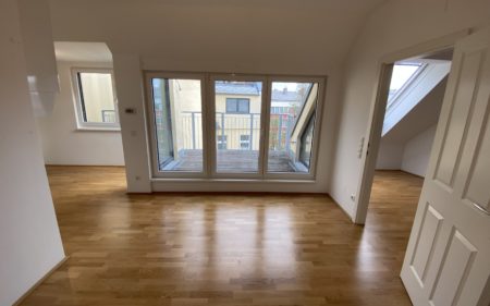 Hochwertige 2-Zimmer DG-Wohnung nahe Meidlinger Hauptstraße - provisionsfrei! Hochwertige 2-Zimmer DG-Wohnung nahe Meidlinger Hauptstraße - provisionsfrei!