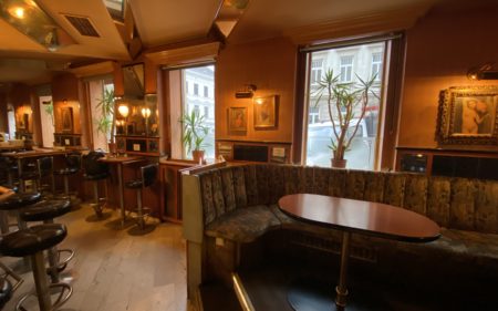 90 m² charmantes Café/ Bar zu vermieten - nahe Bahnhof Meidling! PROVISIONSFREI 90 m² charmantes Café/ Bar zu vermieten - nahe Bahnhof Meidling! PROVISIONSFREI